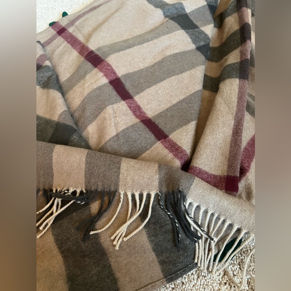 Burberry merino wool poncho cape one size fits all - Picture 11 of 14